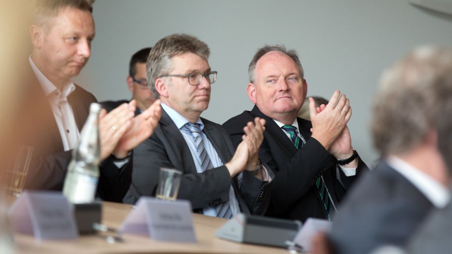 Auszeichnung Familienfreundliches Unternehmen im Kreis Paderborn (© Foto:Oliver Krato) Auszeichnung Familienfreundliches Unternehmen im Kreis Paderborn (© Foto:Oliver Krato)